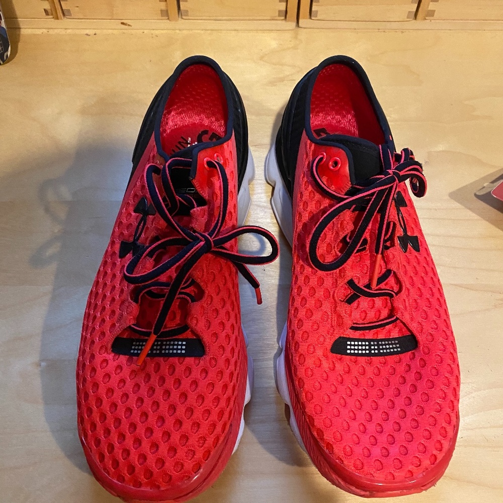 UNDER ARMOUR WORN ONCE